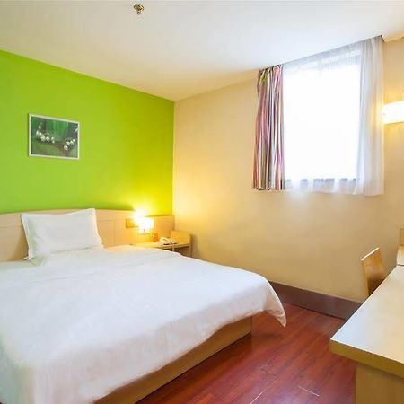 7 Days Inn Гуанчжоу Экстерьер фото
