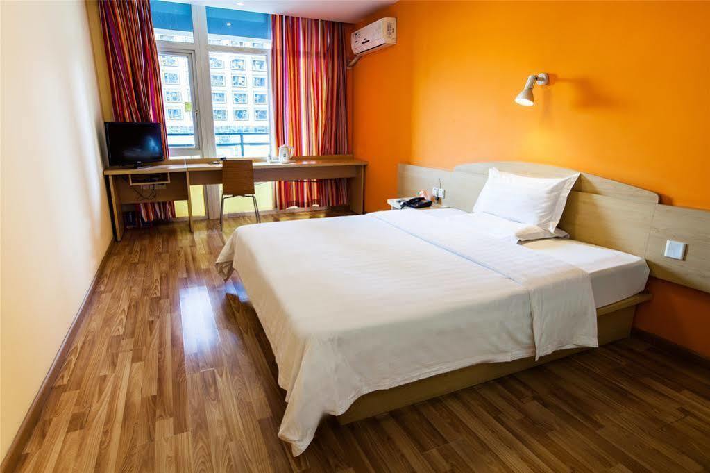 7 Days Inn Гуанчжоу Экстерьер фото