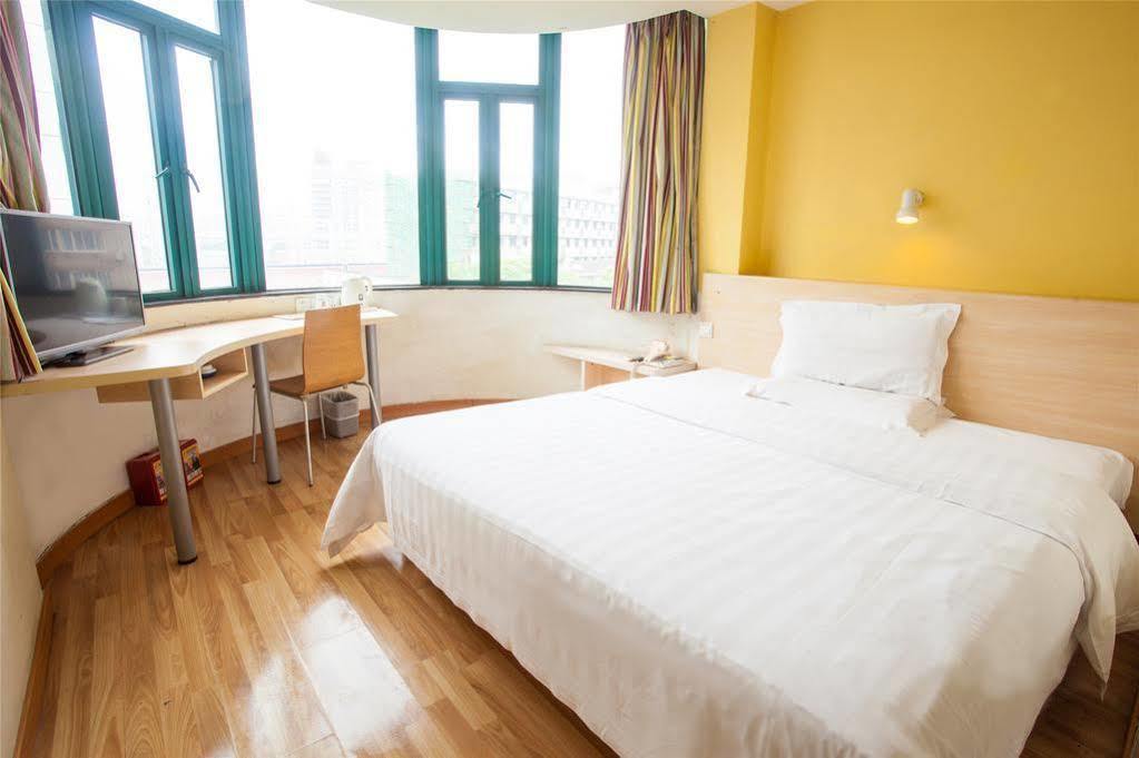 7 Days Inn Гуанчжоу Экстерьер фото