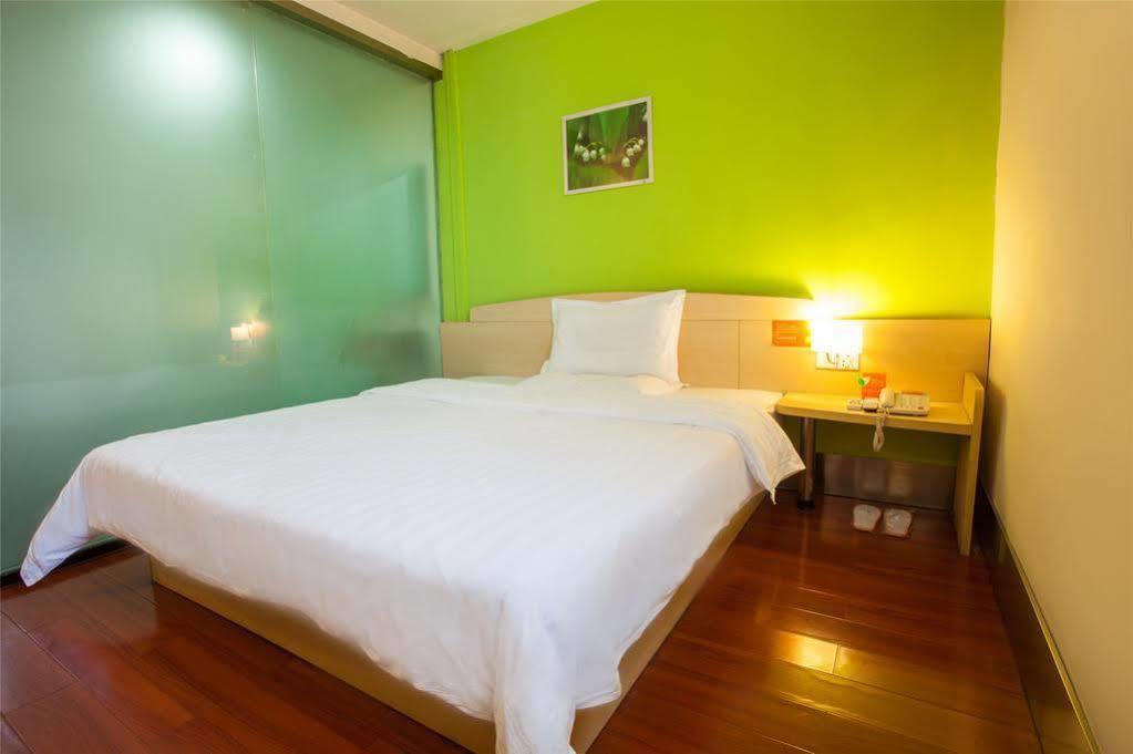 7 Days Inn Гуанчжоу Экстерьер фото