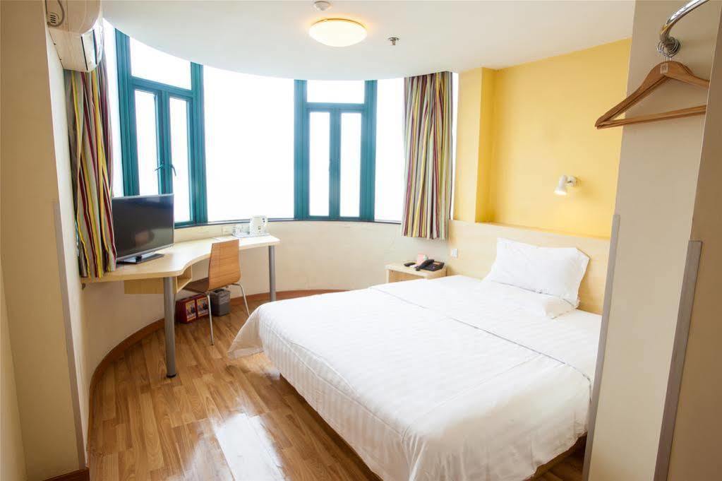 7 Days Inn Гуанчжоу Экстерьер фото