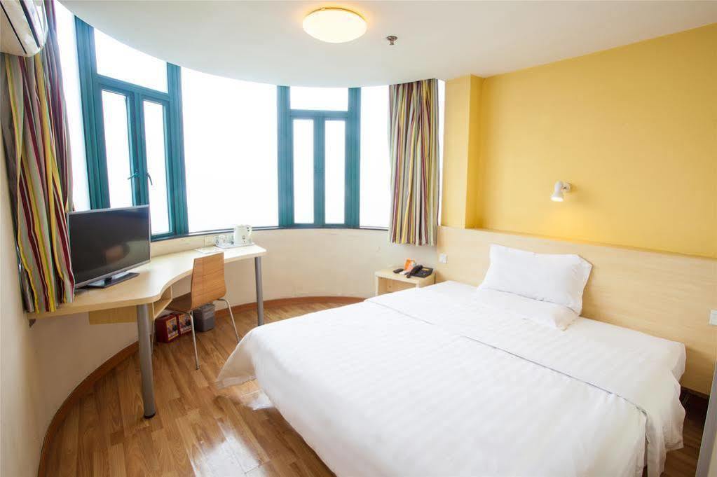 7 Days Inn Гуанчжоу Экстерьер фото